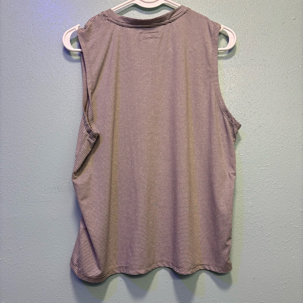 ⭐️ 3/$21 ⭐️ Fundamental Coast Women’s Gray Striped Sleeveless Muscle Tank Size L - Picture 4 of 6